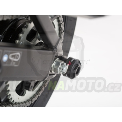 Padací protektory zadní osa černá SW Motech Kawasaki Versys 650 2015 -  LE650E STP.08.176.10600/B-BC.19084